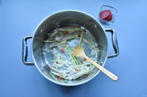 Суп "Том Ям" с лапшой Суп "Том Ям" с лапшой