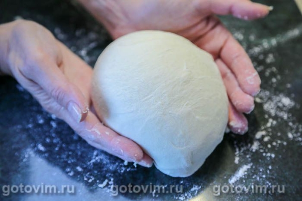 Осетинский пирог со свекольной ботвой (Цахараджин)