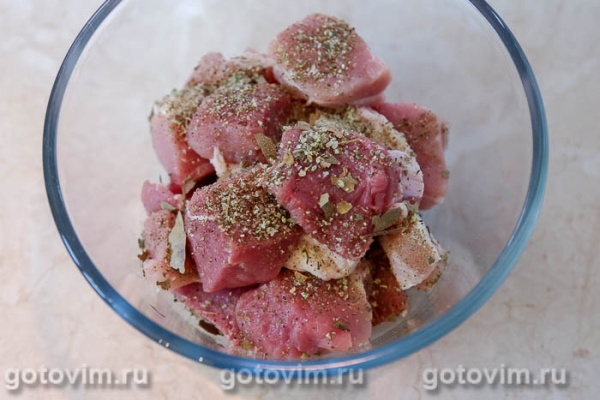 Тушенка из свинины по-тоскански