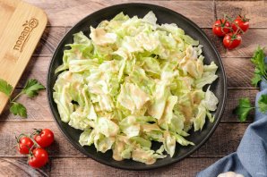 Салат "Цезарь" с креветками классический простой Салат "Цезарь" с креветками классический простой