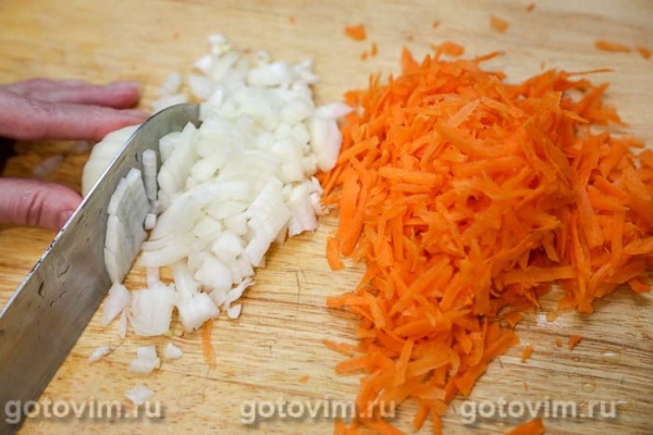 Филе салаки в яйце и муке, жаренное в мультиварке