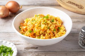 Гороховая каша с морковью и луком в мультиварке Гороховая каша с морковью и луком в мультиварке