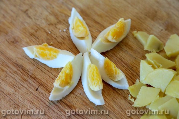 Салат с картофелем, щавелем и огурцами Салат с картофелем, щавелем и огурцами