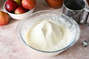 Пирожки с яблоками в духовке