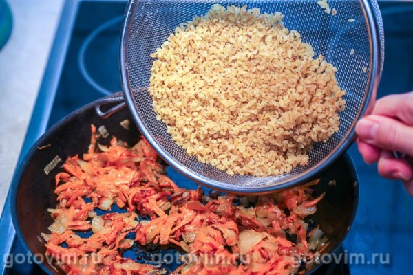 Фаршированные перцы с мясом и булгуром в духовке