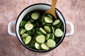 Огурцы в горчичной заливке Огурцы в горчичной заливке