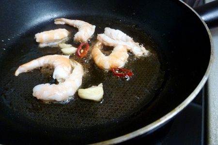 Груша с креветками и сыром бри Груша с креветками и сыром бри