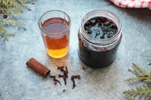 Настойка из смородинового варенья Настойка из смородинового варенья