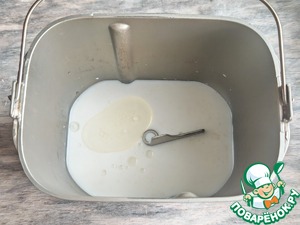 Батон с ветчиной, чесноком и зеленью