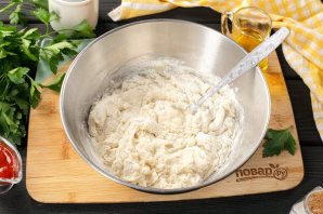 Пицца с сыром в мультиварке Пицца с сыром в мультиварке