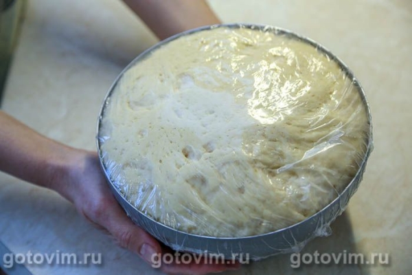 Кулич с начинкой крем-манго, белого шоколада и сливок Кулич с начинкой крем-манго, белого шоколада и сливок