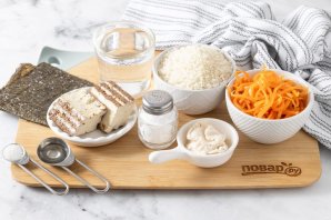 Онигири с корейской морковью Онигири с корейской морковью