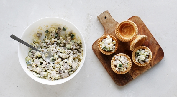 Канапе с говяжьим языком, пошаговый рецепт с фото на 64 ккал