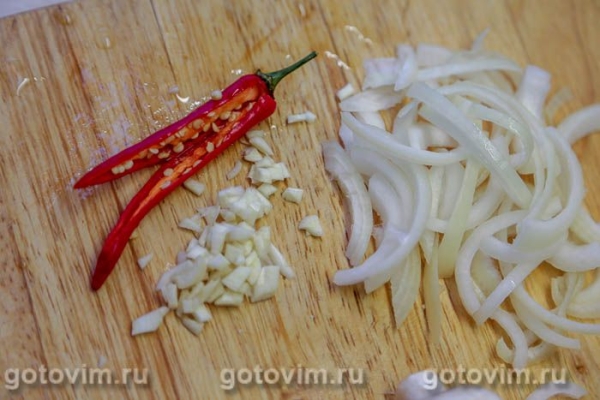 Жареная свинина с грибами и перцем чили Жареная свинина с грибами и перцем чили