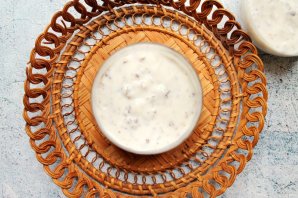 Мюсли в йогурте с инжиром, курагой и миндалем Мюсли в йогурте с инжиром, курагой и миндалем