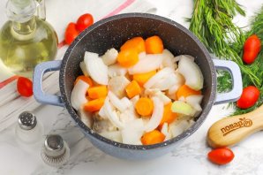 Куриная грудка, тушеная с овощами