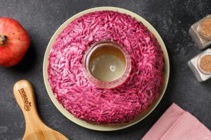 Салат "Гранатовый браслет" с говядиной