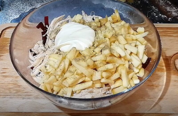 Салат со свеклой, как в советском ресторане. Бабушка сохранила рецепт Салат со свеклой, как в советском ресторане. Бабушка сохранила рецепт