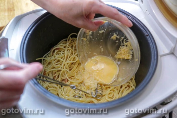 Паста карбонара с беконом и чесноком в мультиварке Паста карбонара с беконом и чесноком в мультиварке