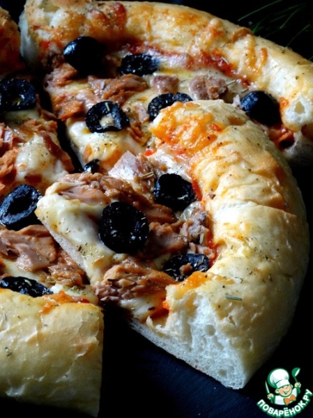 Пицца с тунцом и маслинами Пицца с тунцом и маслинами