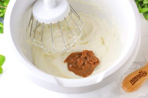 Крем из вареной сгущенки и сметаны Крем из вареной сгущенки и сметаны