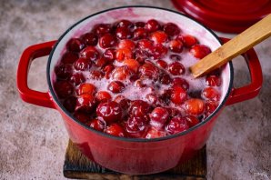 Варенье из алычи с косточками