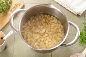 Гуляш с макаронами Гуляш с макаронами