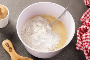 Манник на кефире в мультиварке