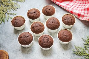 Шоколадные капкейки со сливочным кремом Шоколадные капкейки со сливочным кремом