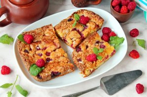 Пирог с малиной простой Пирог с малиной простой