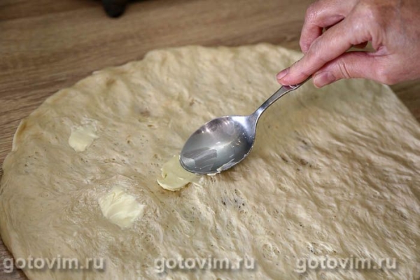 Хлеб‑рулет с арахисовой начинкой в хлебопечке