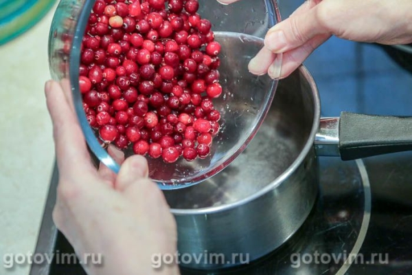 Клюквенный соус с красным вином и корицей Клюквенный соус с красным вином и корицей