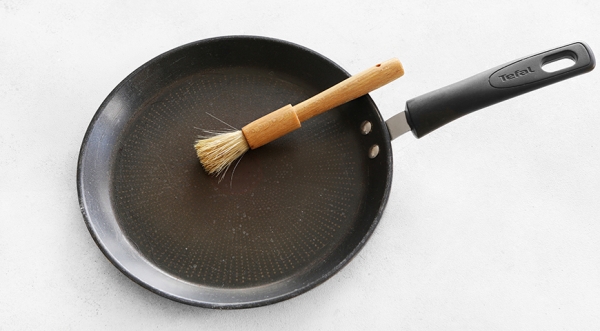 Оладьи на молоке – простой и вкусный рецепт, пошаговый рецепт с фото на 381 ккал Оладьи на молоке – простой и вкусный рецепт, пошаговый рецепт с фото на 381 ккал