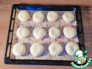 Открытые булочки с кремом и нектаринами