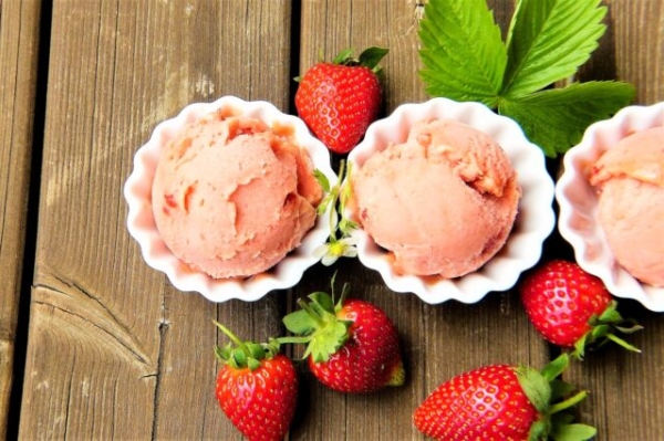 Клубничный сорбет с молоком Клубничный сорбет с молоком