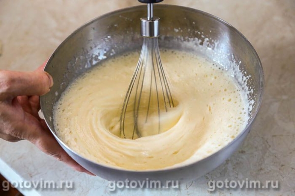 Бисквитный рулет с тертыми яблоками Бисквитный рулет с тертыми яблоками