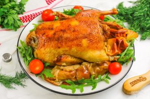 Утка в рукаве с яблоками Утка в рукаве с яблоками