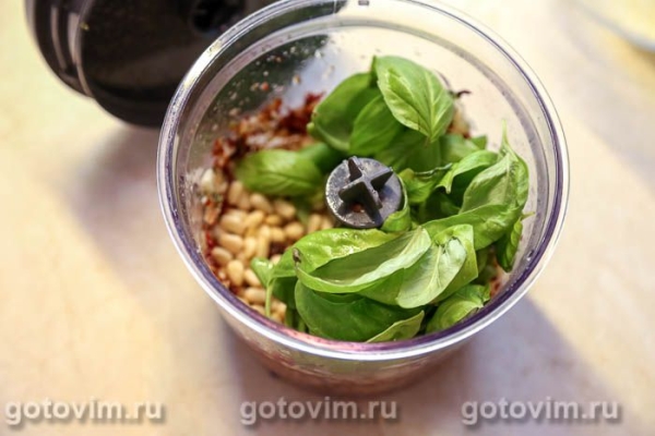 Соус песто россо c вялеными помидорами (Pesto Rosso) Соус песто россо c вялеными помидорами (Pesto Rosso)