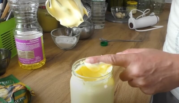 Домашний майонез одним махом. В магазине больше не покупаю: простой рецепт