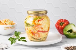 Салат из капусты с болгарским перцем на зиму Салат из капусты с болгарским перцем на зиму