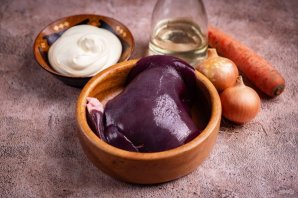 Печень с морковью и луком