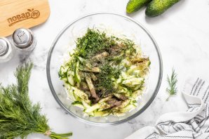 Салат из капусты с укропом Салат из капусты с укропом