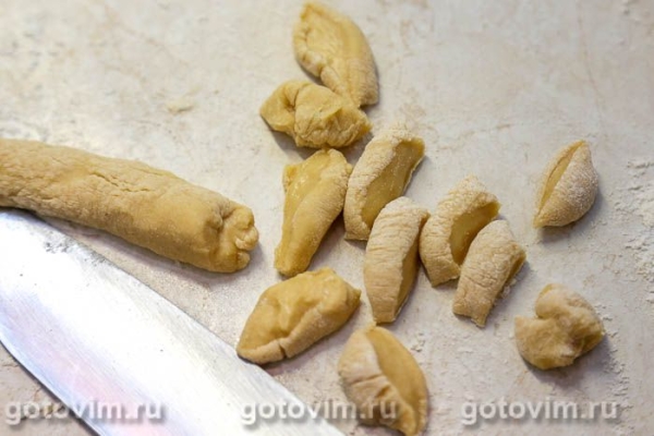 Суп рыбный с жареными клецками Суп рыбный с жареными клецками