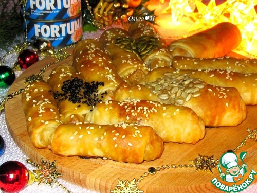 Разборный пирог-ёлочка "Тунец и капуста" Разборный пирог-ёлочка "Тунец и капуста"