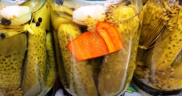 Огурцы, как у бабушки: раскрываем забытый способ маринования для идеального хруста