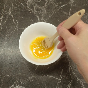 Рулет на дрожжевом тесте с творогом