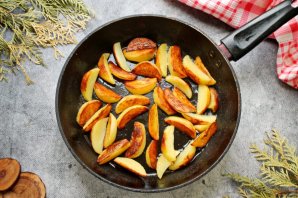 Морской гребешок с картошкой и грибами Морской гребешок с картошкой и грибами