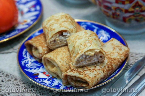 Блины с солеными груздями и сметаной Блины с солеными груздями и сметаной