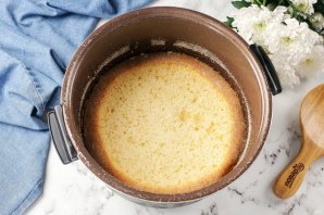 Бисквит на кипятке в мультиварке Бисквит на кипятке в мультиварке