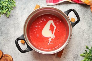 Мороженое с клубникой